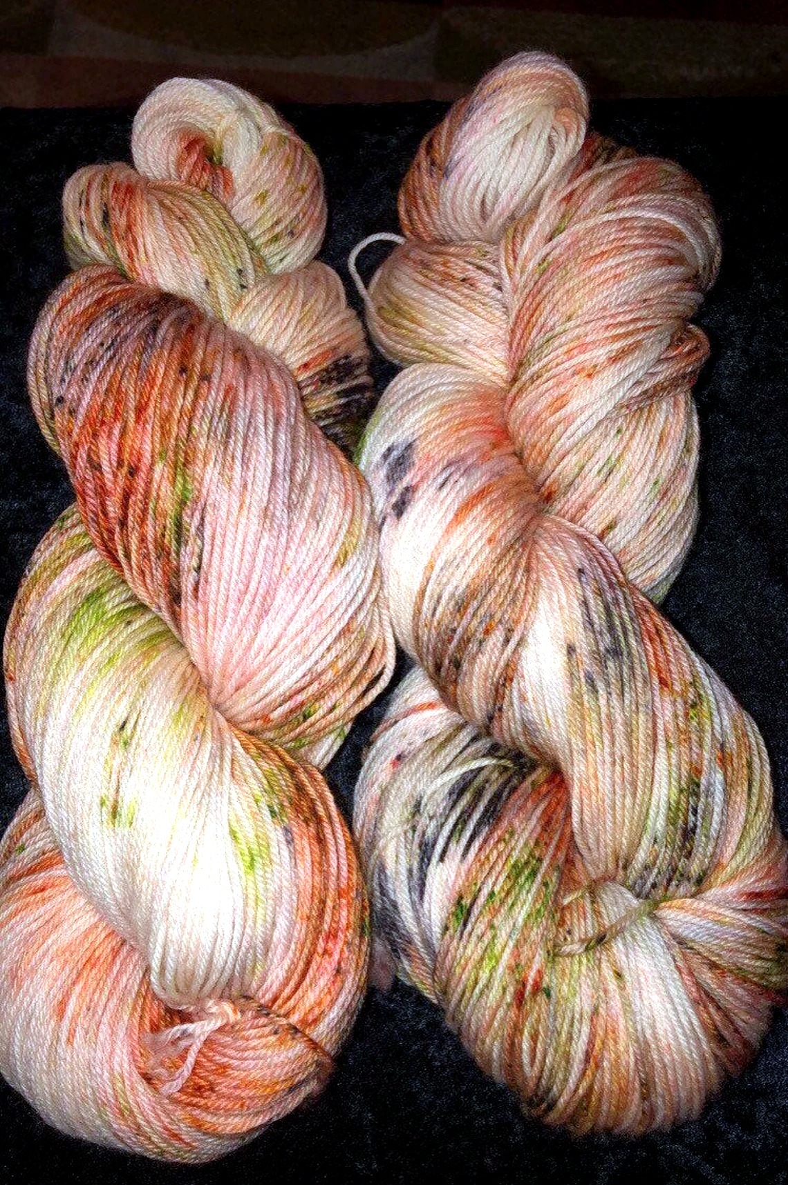 Christmas Crackle MCN Hand-dyed Hand-spun